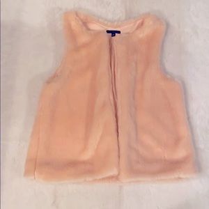 Signature Studio Woman’s Faux Fur Vest Medium